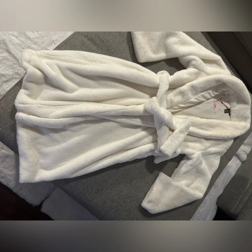 Victoria secret robe, coat - Picture 1 of 5